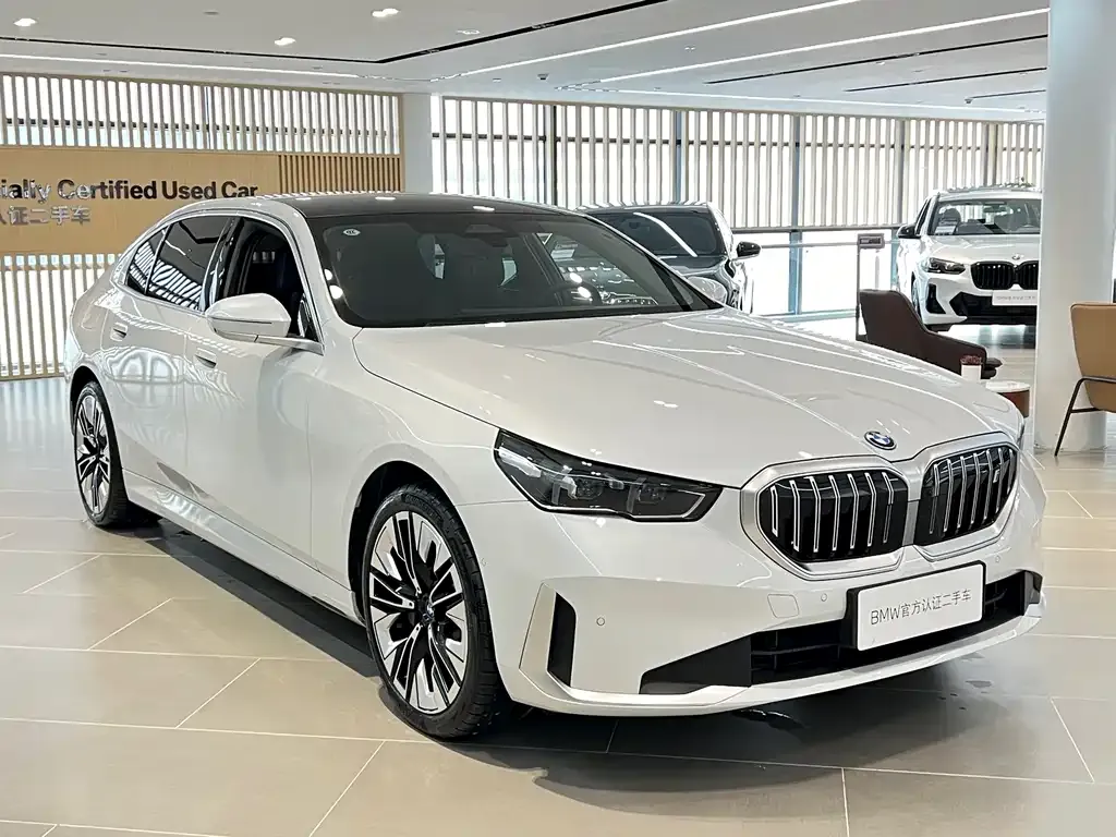 BMW i5 — фото 3