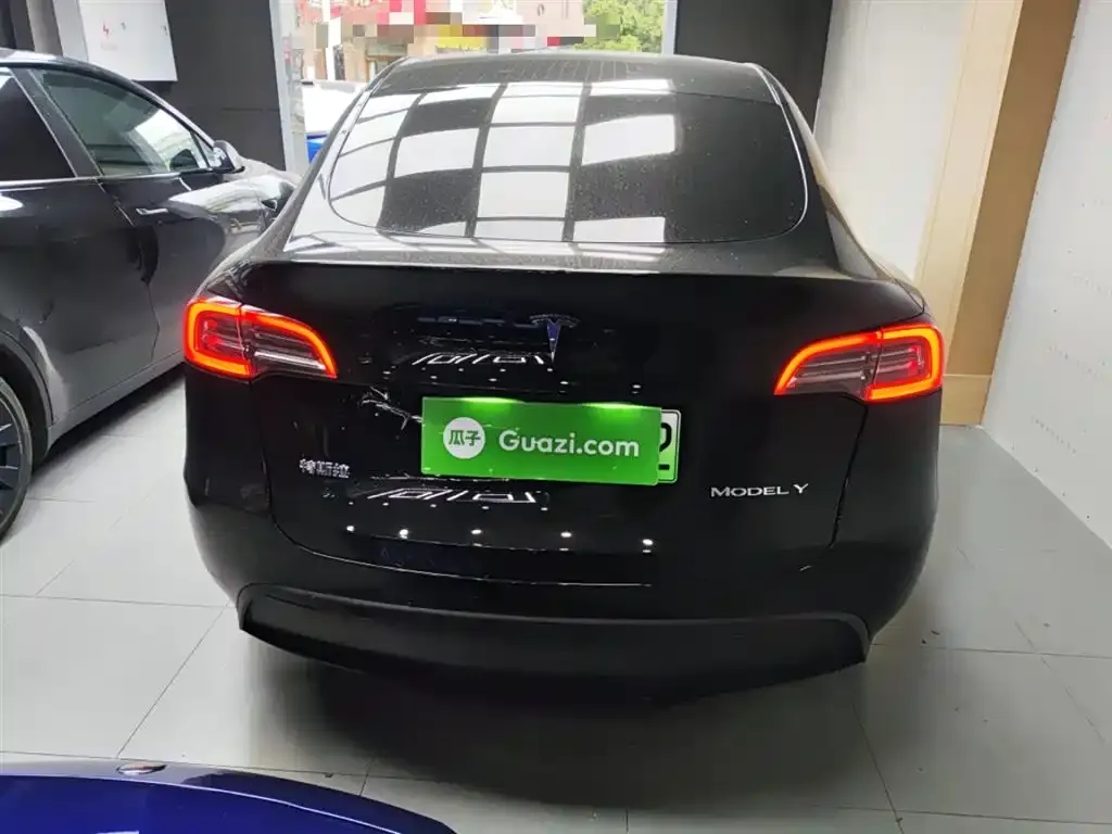 Tesla Model Y — фото 6