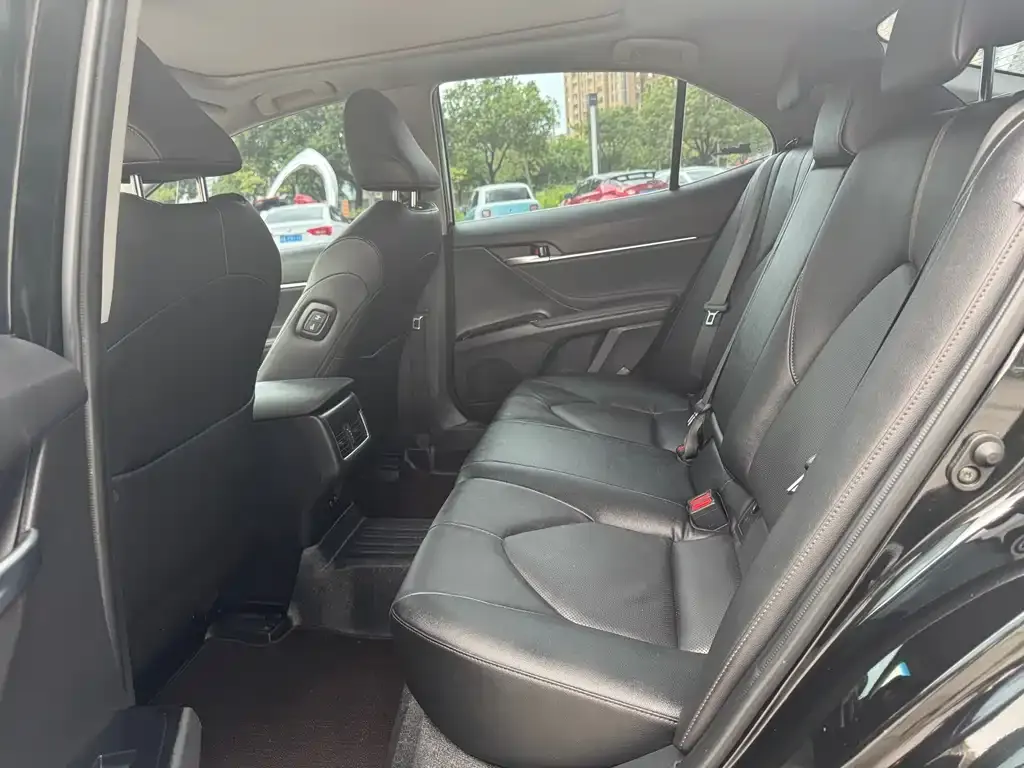 Toyota Camry 2021 из CN, фото 8