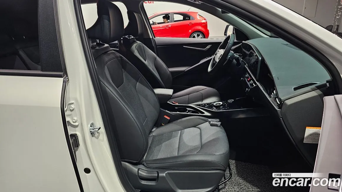 Kia Niro — фото 10