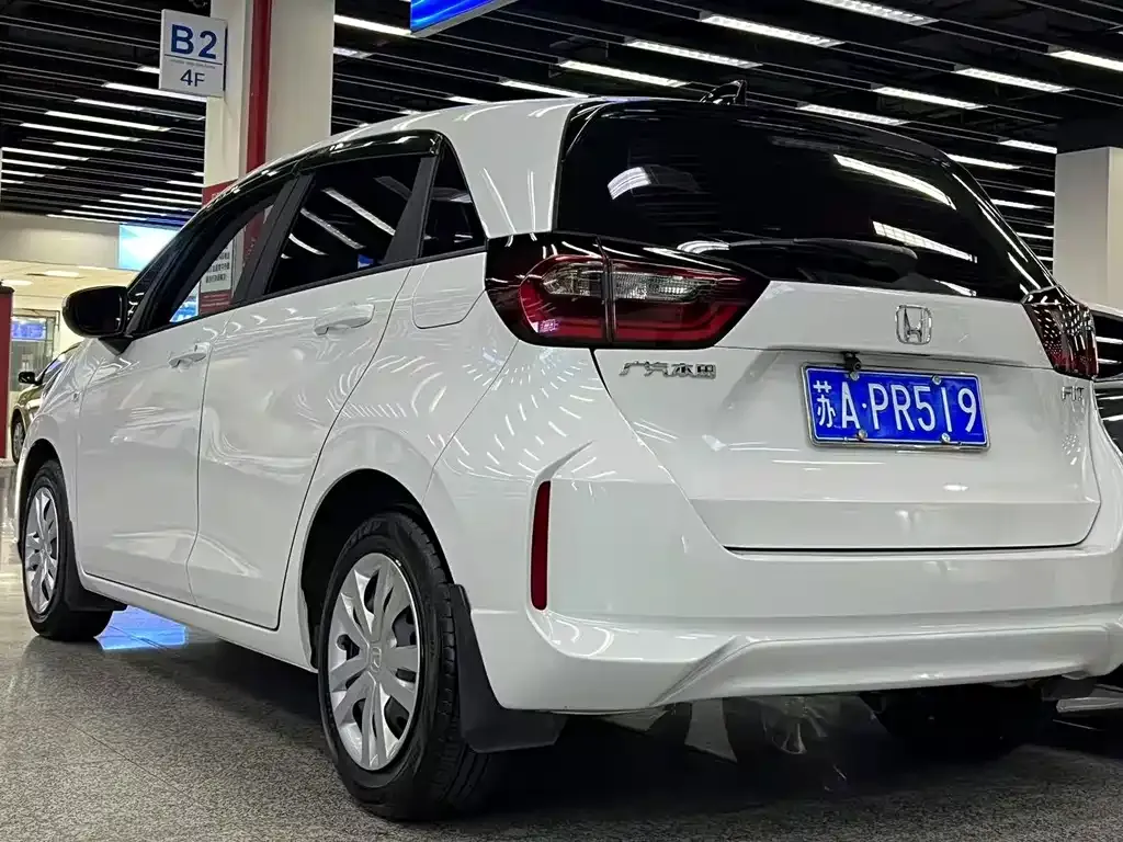 Honda Fit — фото 8