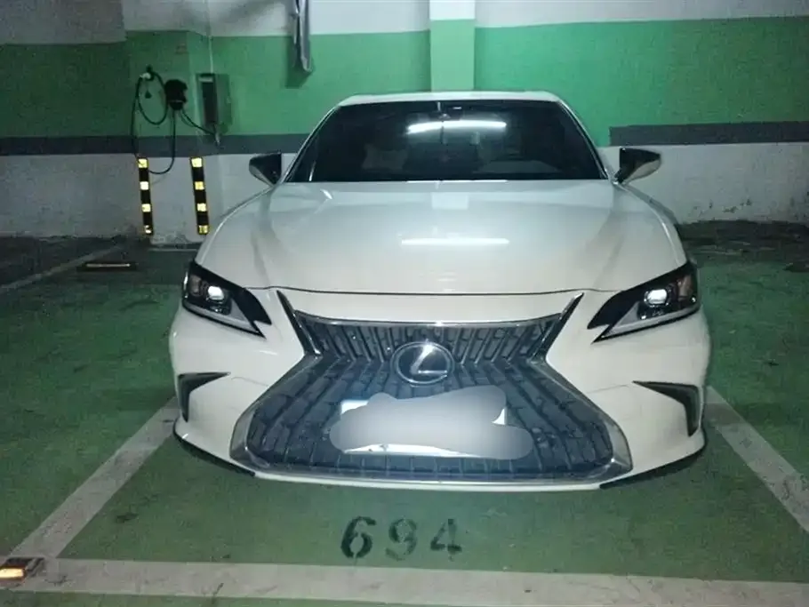 Lexus ES 2023 из CN, фото 2