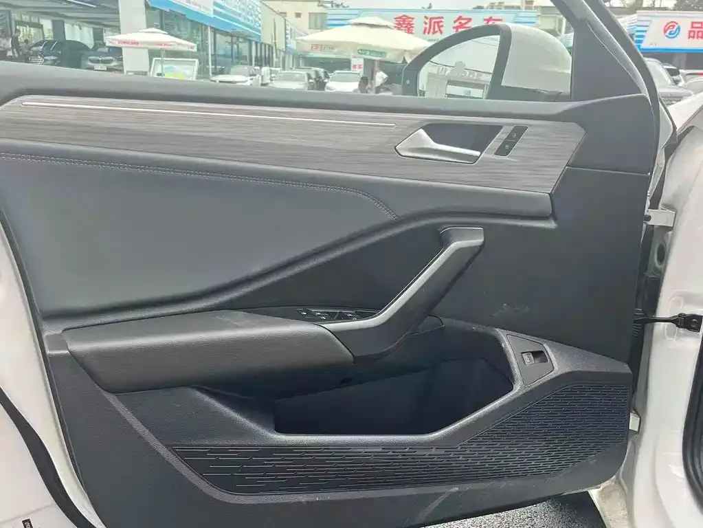 Volkswagen Sagitar 2023 из CN, фото 4