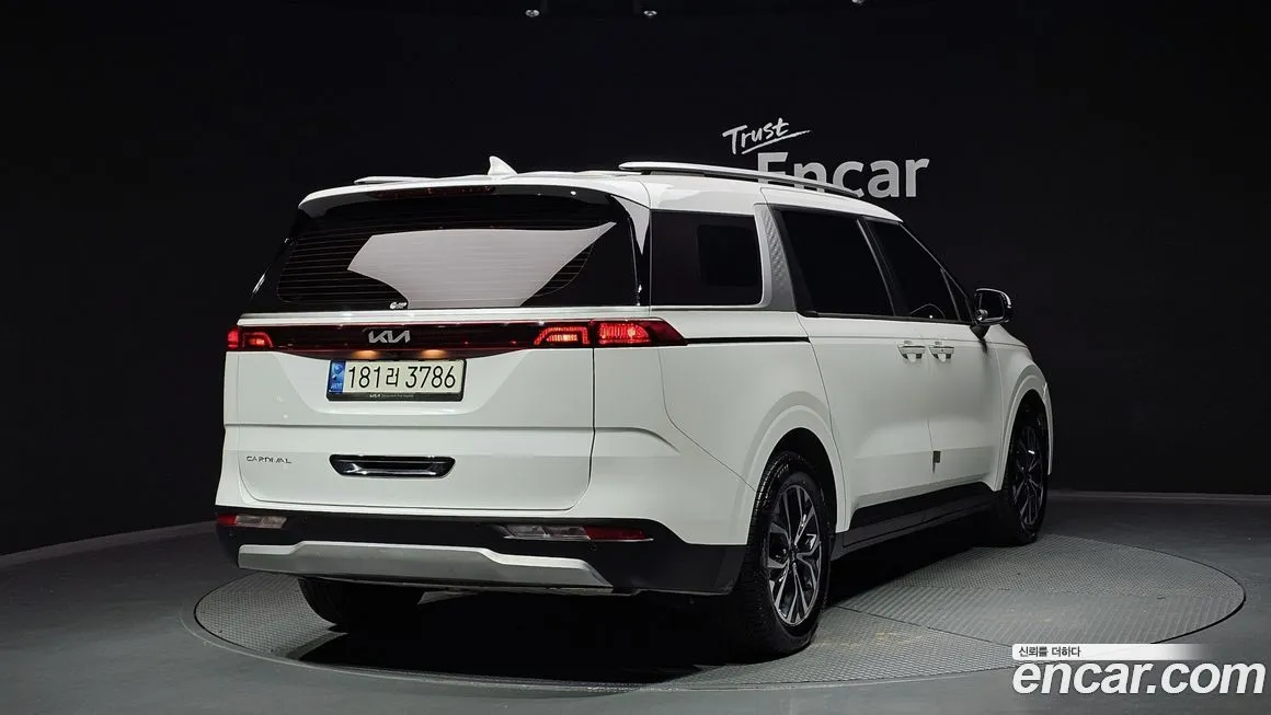 Kia Carnival — фото 2