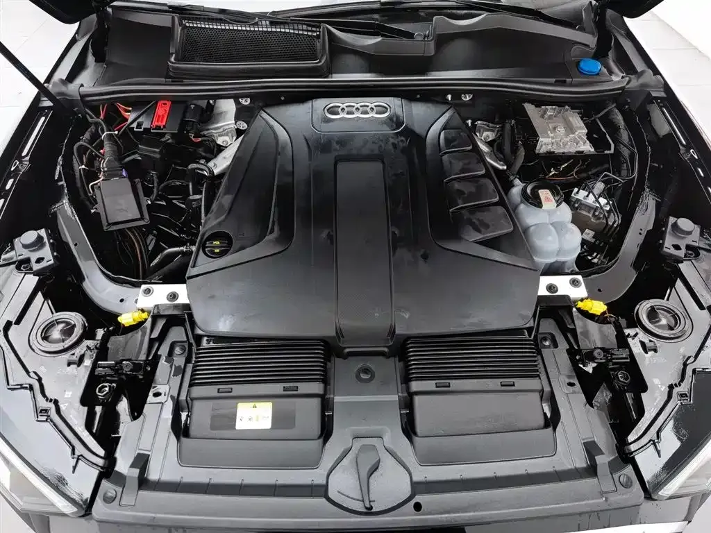 Audi Q7 2022 из CN, фото 7