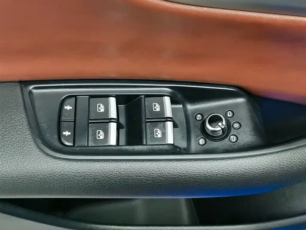 Audi Q7 2022 из CN, фото 8