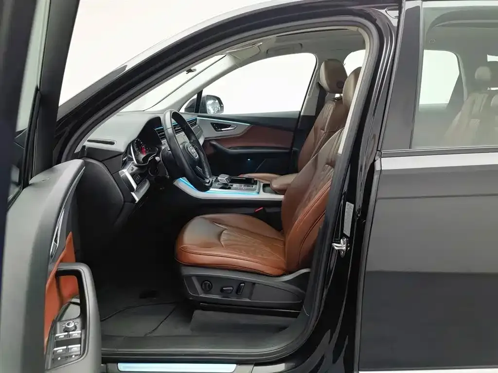 Audi Q7 2022 из CN, фото 9