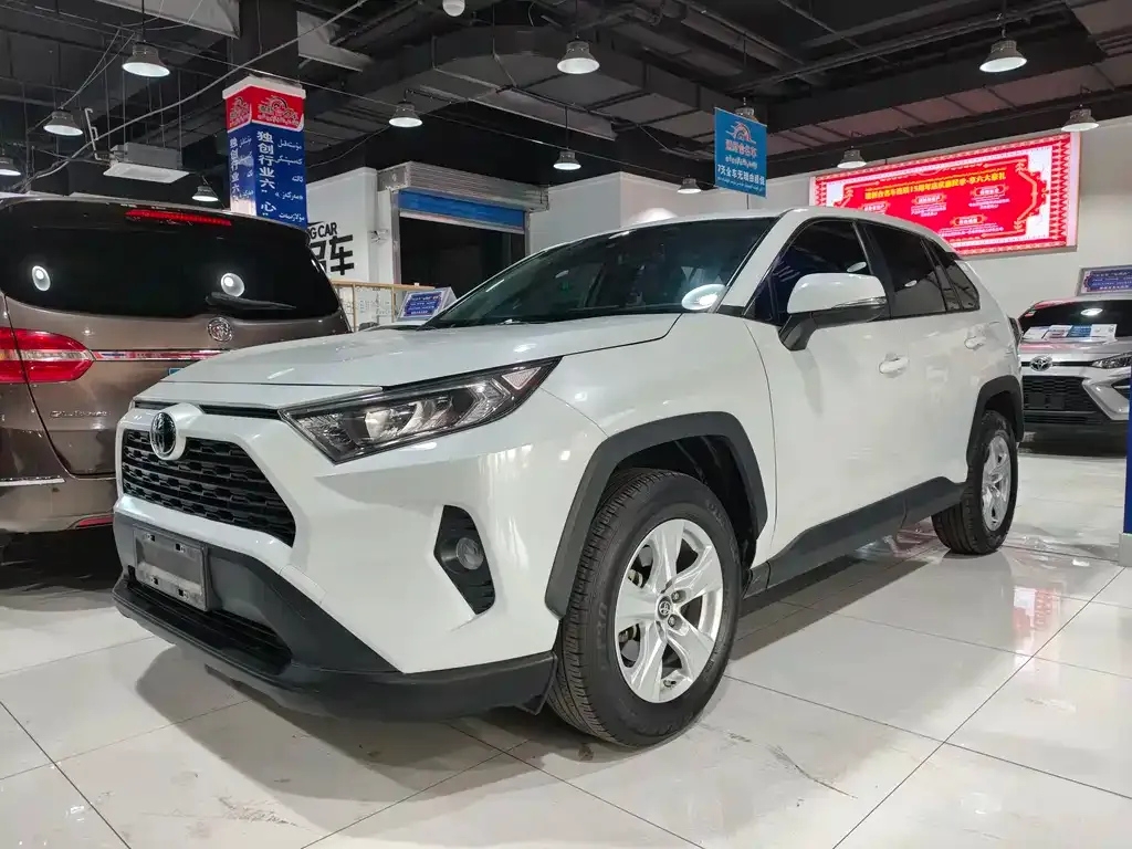 Toyota RAV4 2022 из CN, фото 1