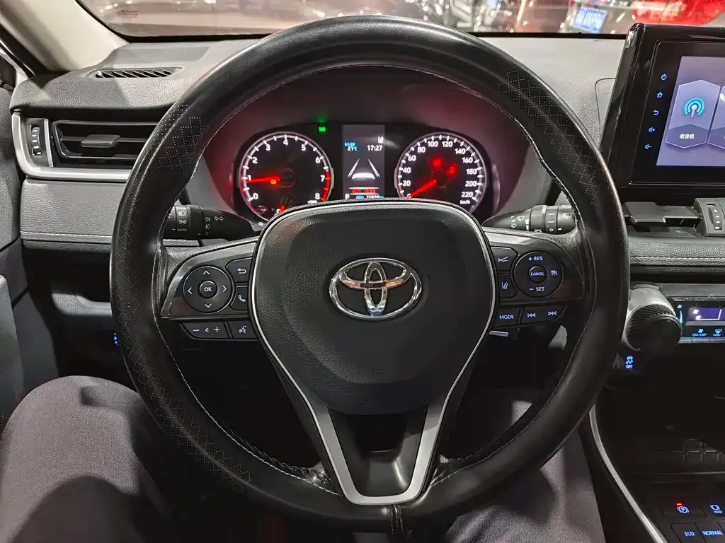 Toyota RAV4 2022 из CN, фото 10