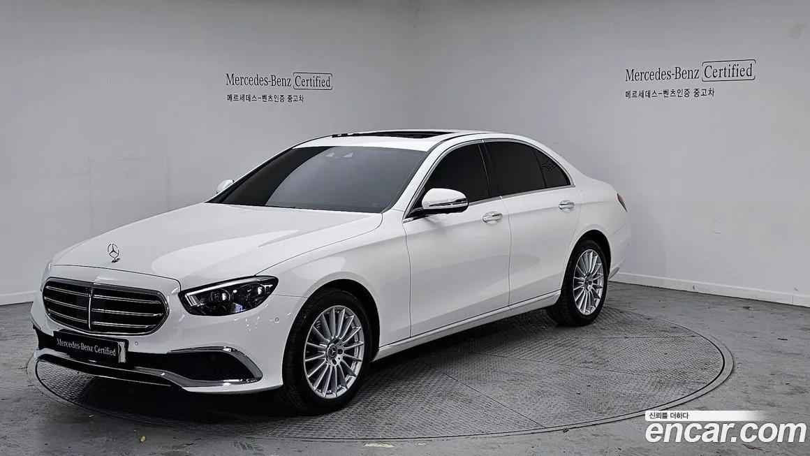 Mercedes-Benz E-Class — фото 1