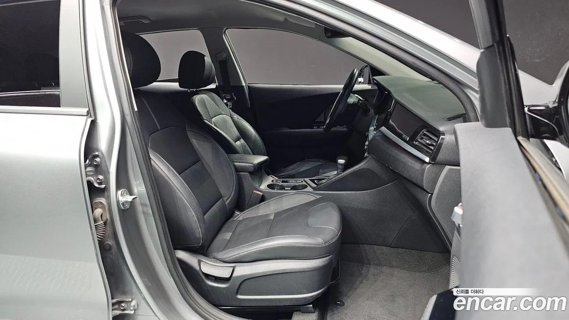 Kia Niro — фото 10
