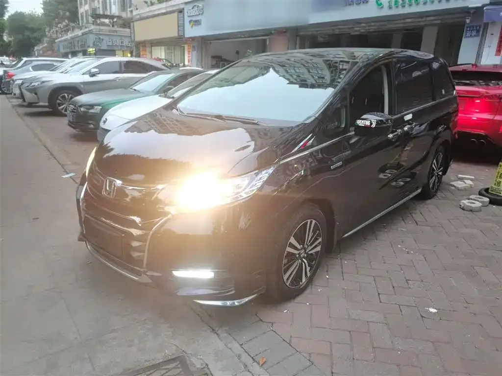 Honda Odyssey — фото 1