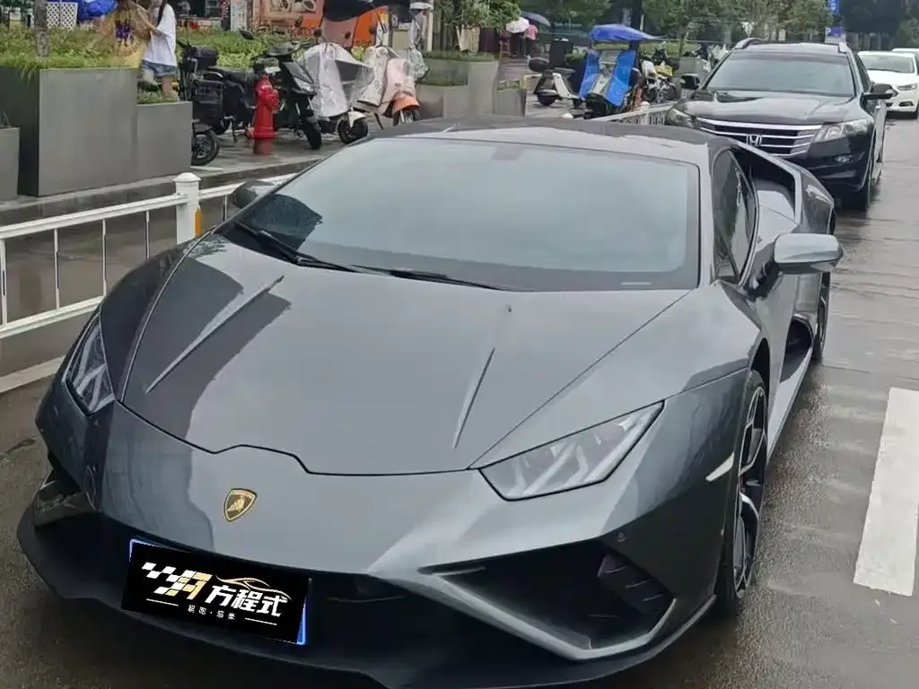 Lamborghini Huracan — фото 1