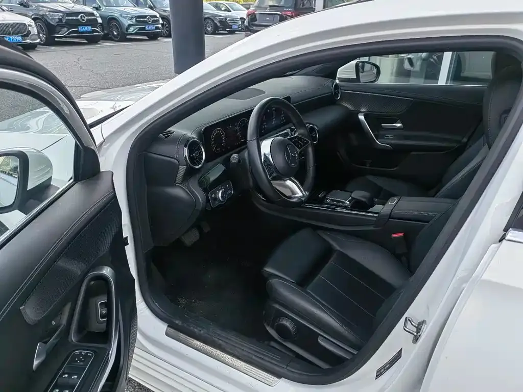 Mercedes-Benz A-Class 2023 из CN, фото 4