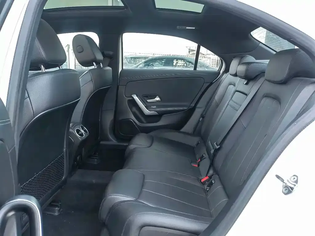 Mercedes-Benz A-Class 2023 из CN, фото 6