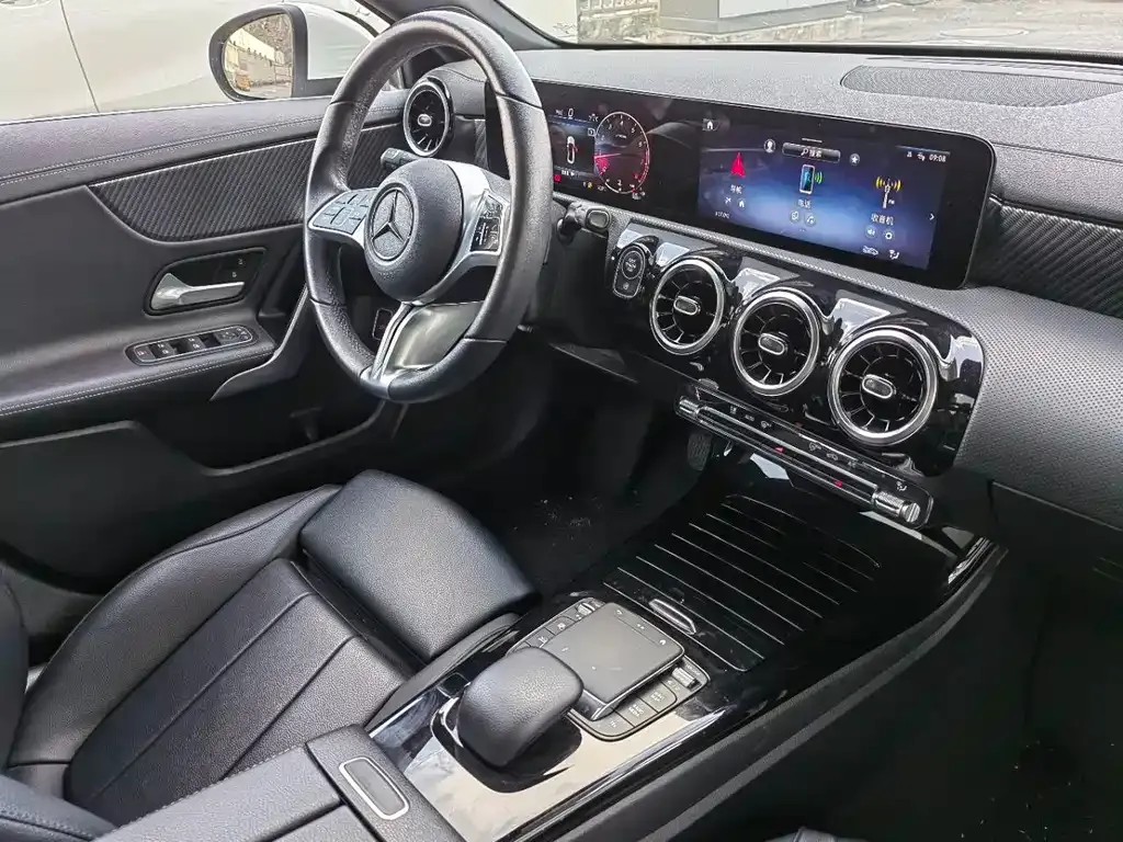 Mercedes-Benz A-Class 2023 из CN, фото 8