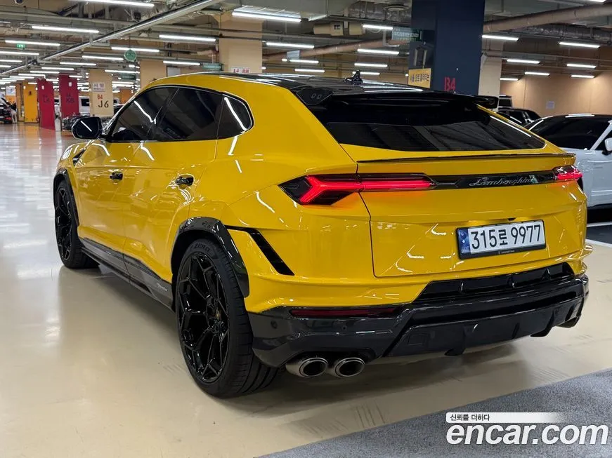 Lamborghini Urus — фото 6