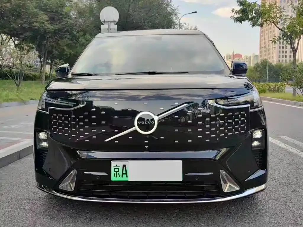 Volvo EM90 2025 из CN, фото 1