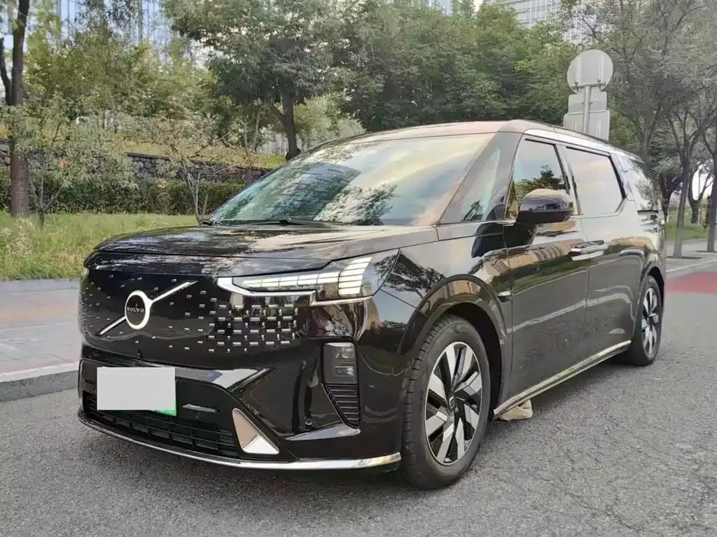 Volvo EM90 2025 из CN, фото 2