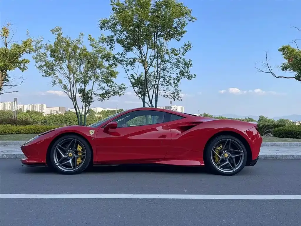 Ferrari F8 — фото 2