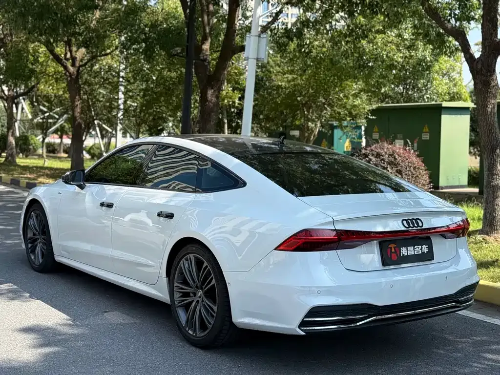 Audi A7 2022 из CN, фото 4