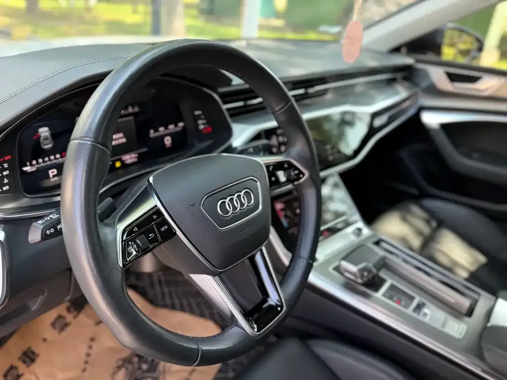 Audi A7 2022 из CN, фото 7