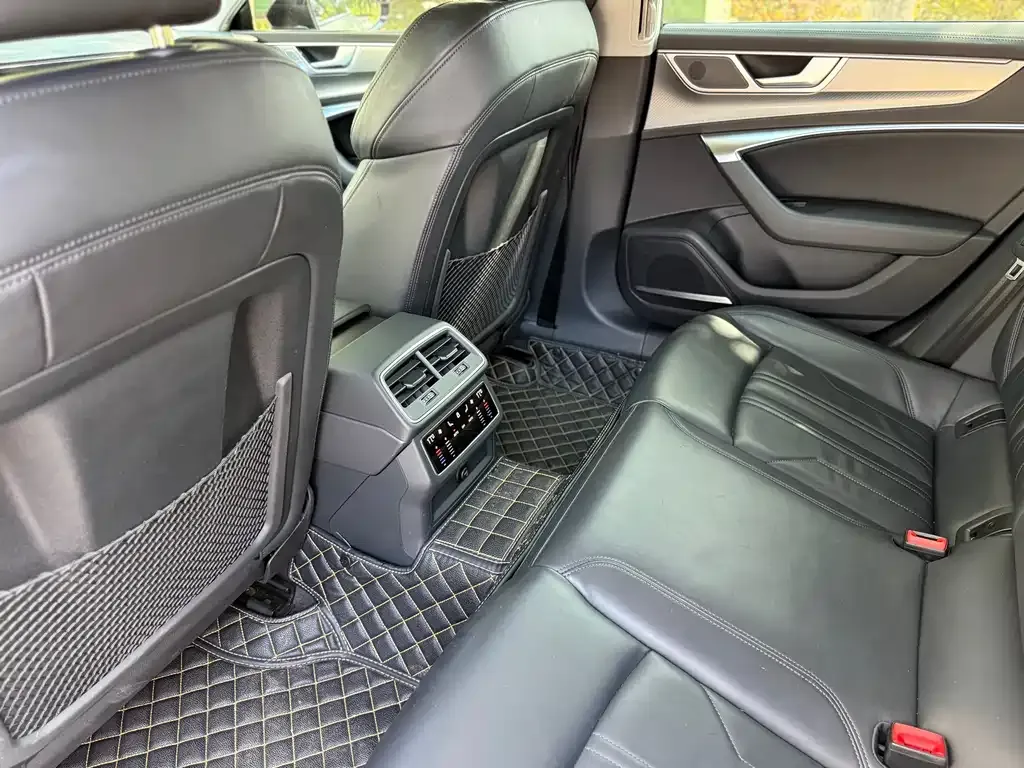 Audi A7 2022 из CN, фото 9