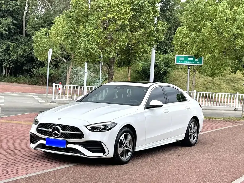Mercedes-Benz C-Class — фото 1