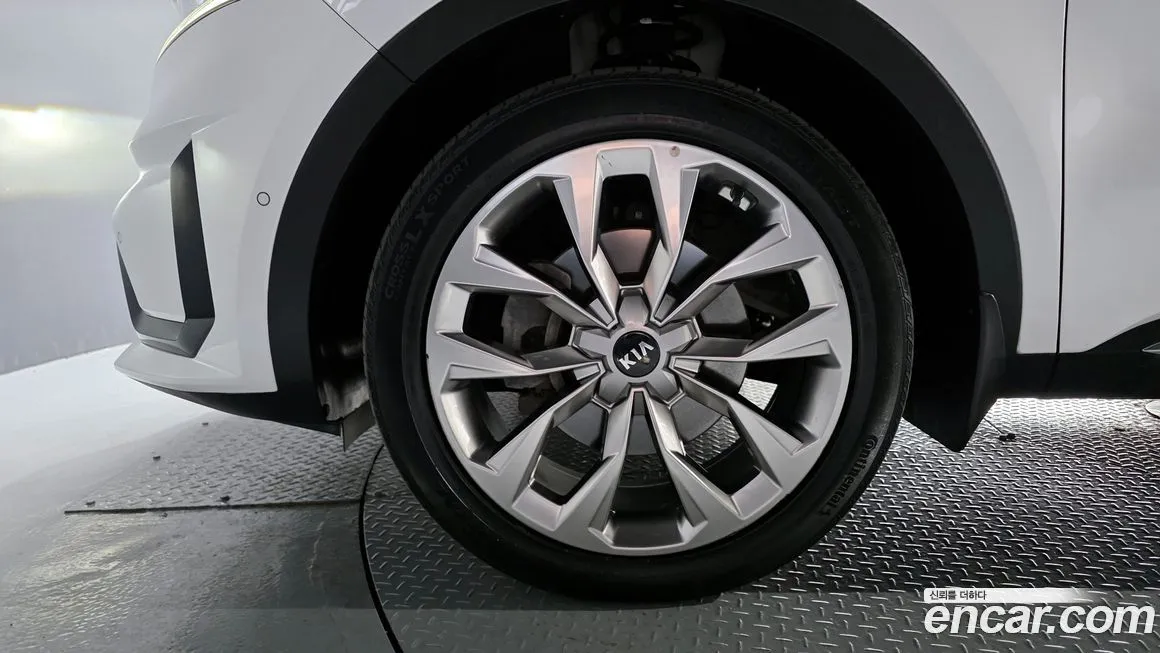 Kia Sorento — фото 5