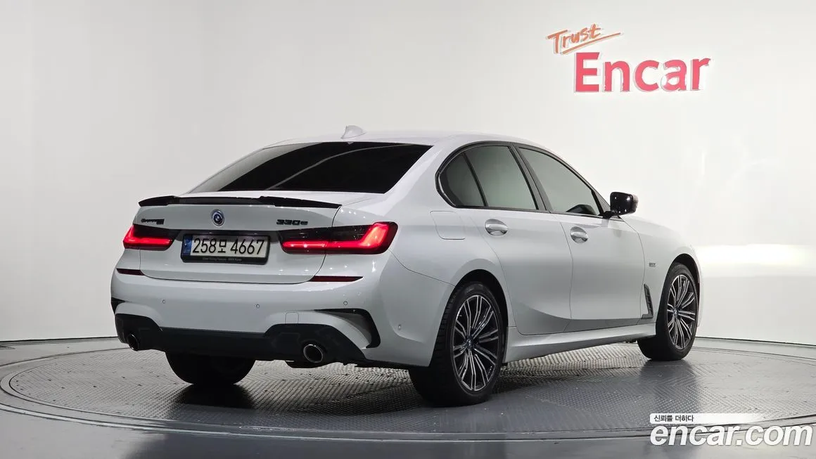 BMW 3-Series 2022 из KR, фото 2