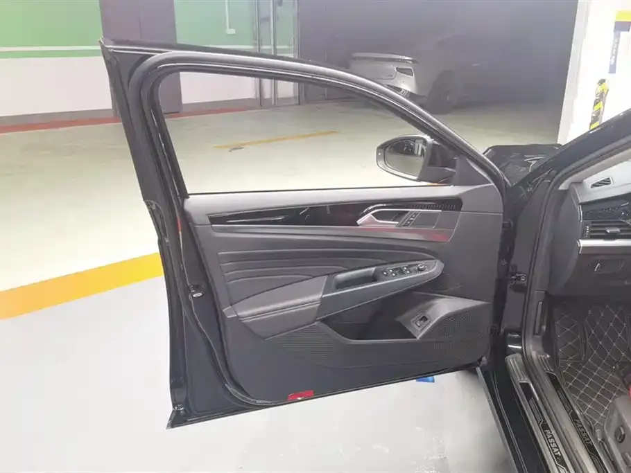 Volkswagen Passat 2023 из CN, фото 7