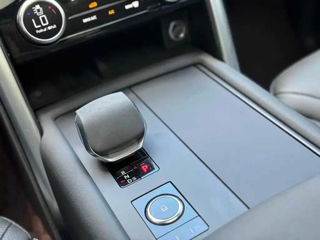 Land Rover Discovery — фото 10