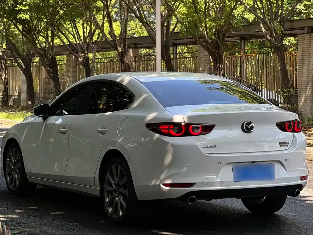 Mazda 3 Axela 2023 из CN, фото 3