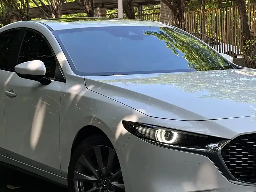Mazda 3 Axela 2023 из CN, фото 4
