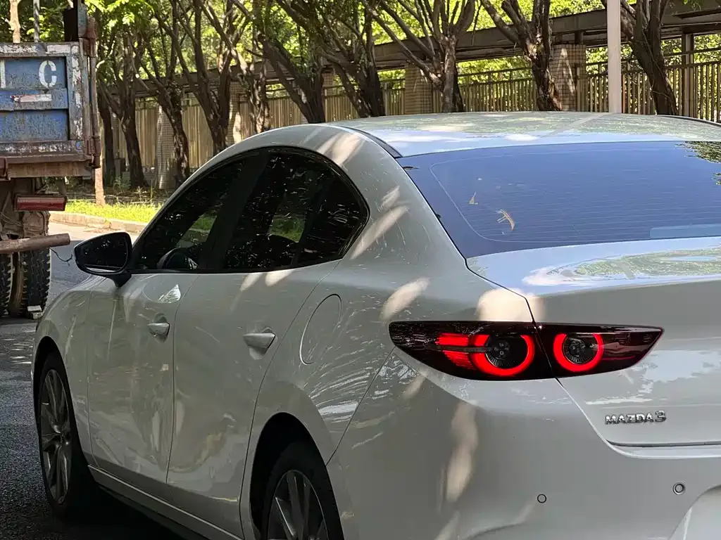 Mazda 3 Axela 2023 из CN, фото 6