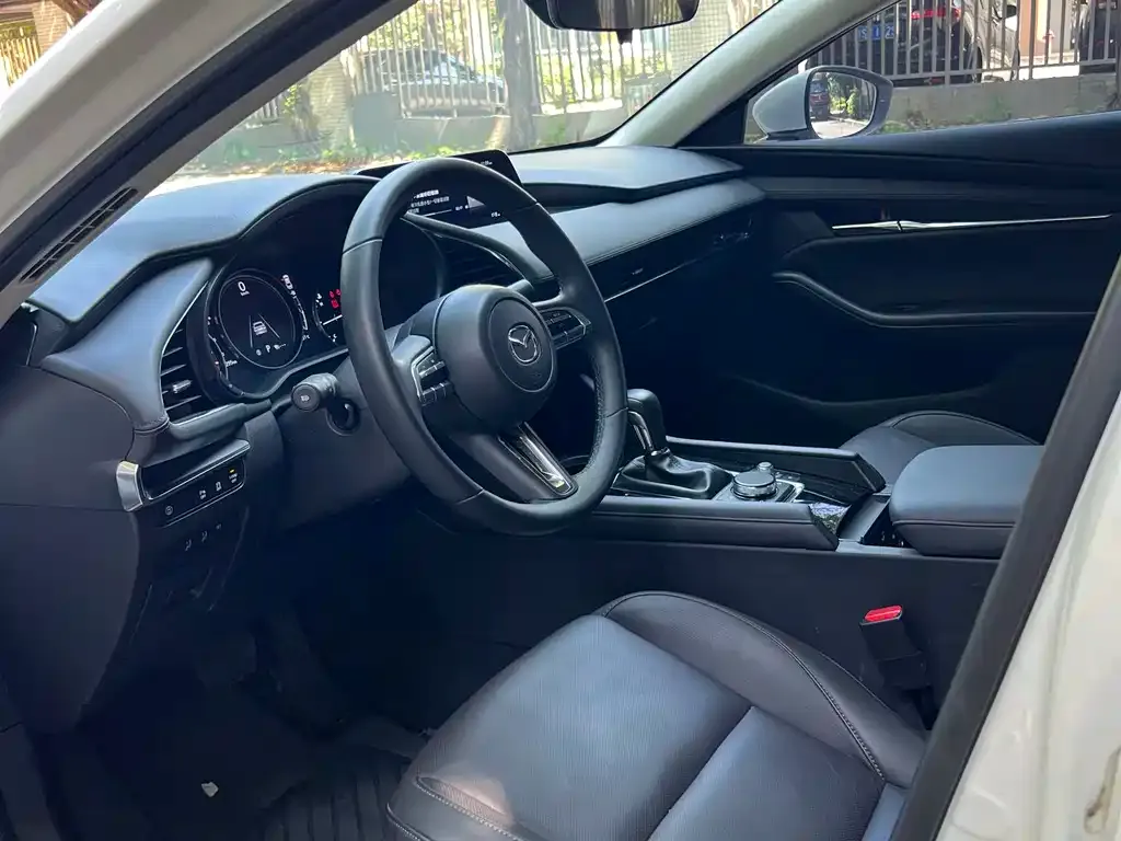 Mazda 3 Axela 2023 из CN, фото 8