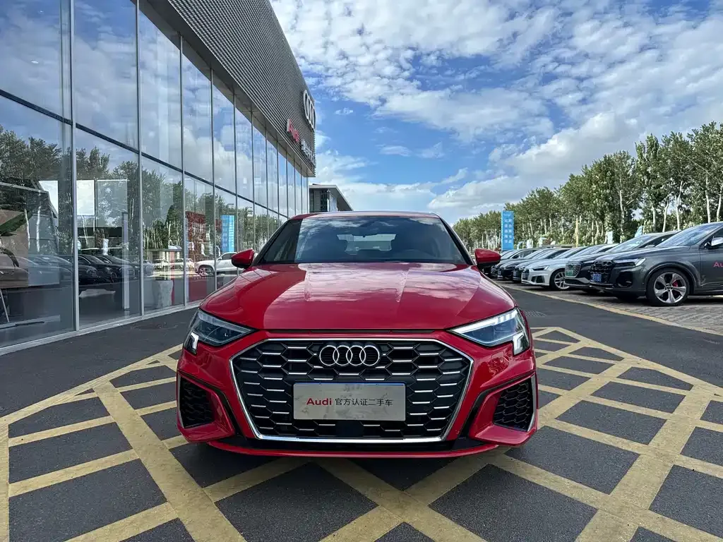 Audi A3 2024 из CN, фото 2