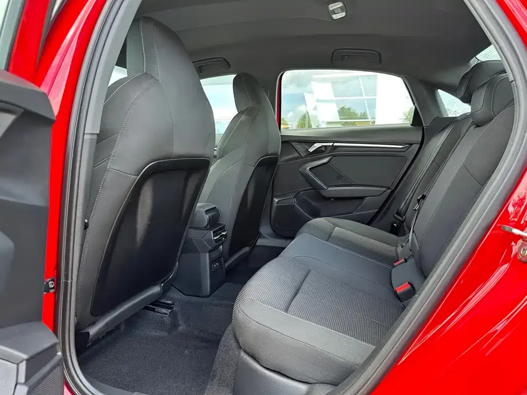 Audi A3 2024 из CN, фото 8