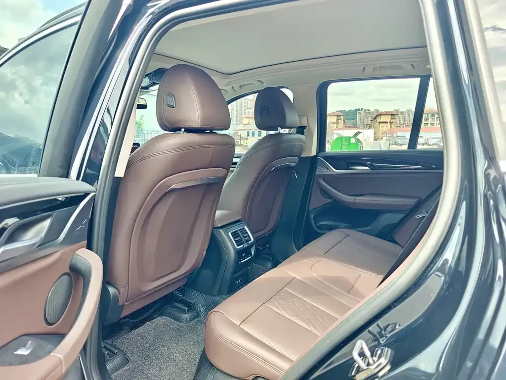 BMW X3 2024 из CN, фото 6