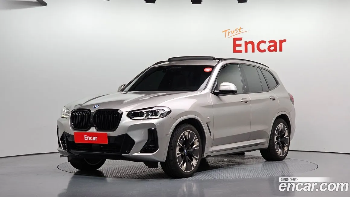 BMW iX3 — фото 1