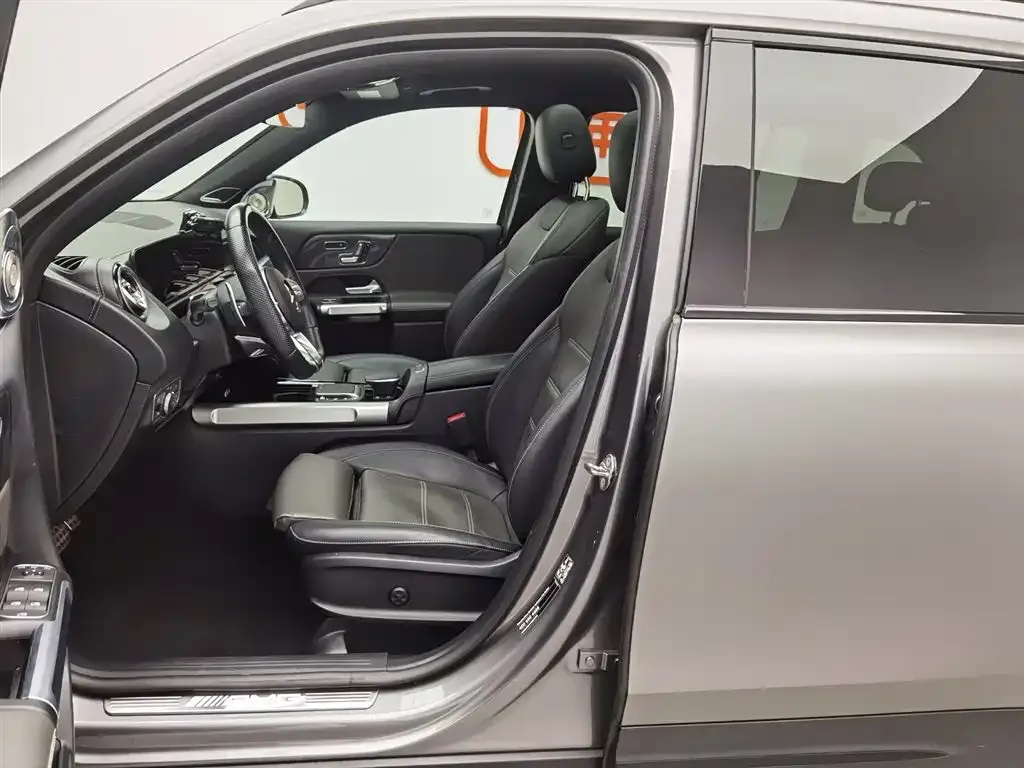 Mercedes-Benz GLB AMG — фото 10