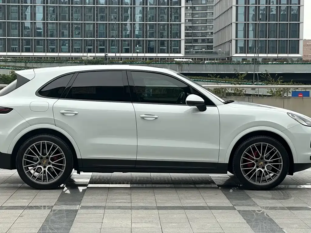 Porsche Cayenne 2023 из CN, фото 3