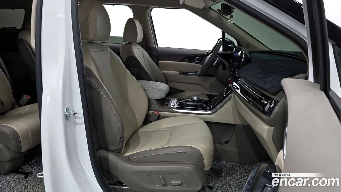 Kia Carnival — фото 10