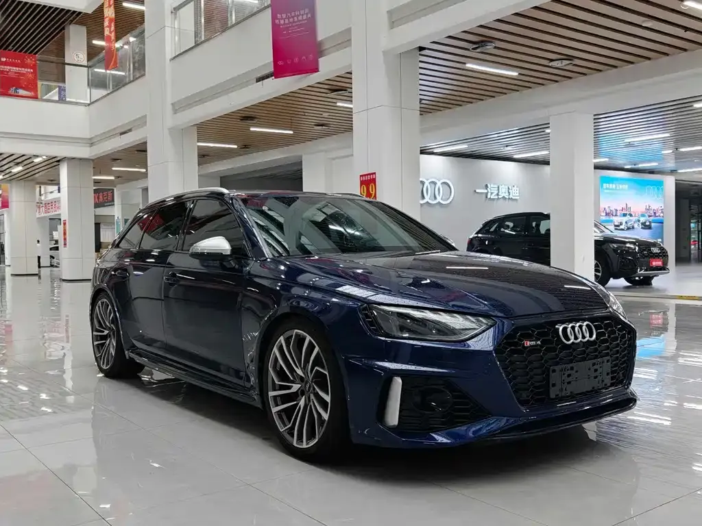 Audi RS 4 2021 из CN, фото 3