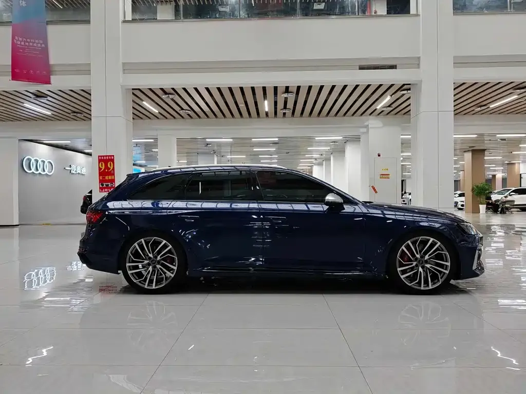 Audi RS 4 2021 из CN, фото 4