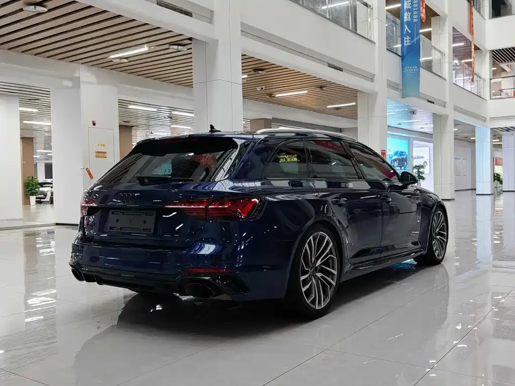 Audi RS 4 2021 из CN, фото 5