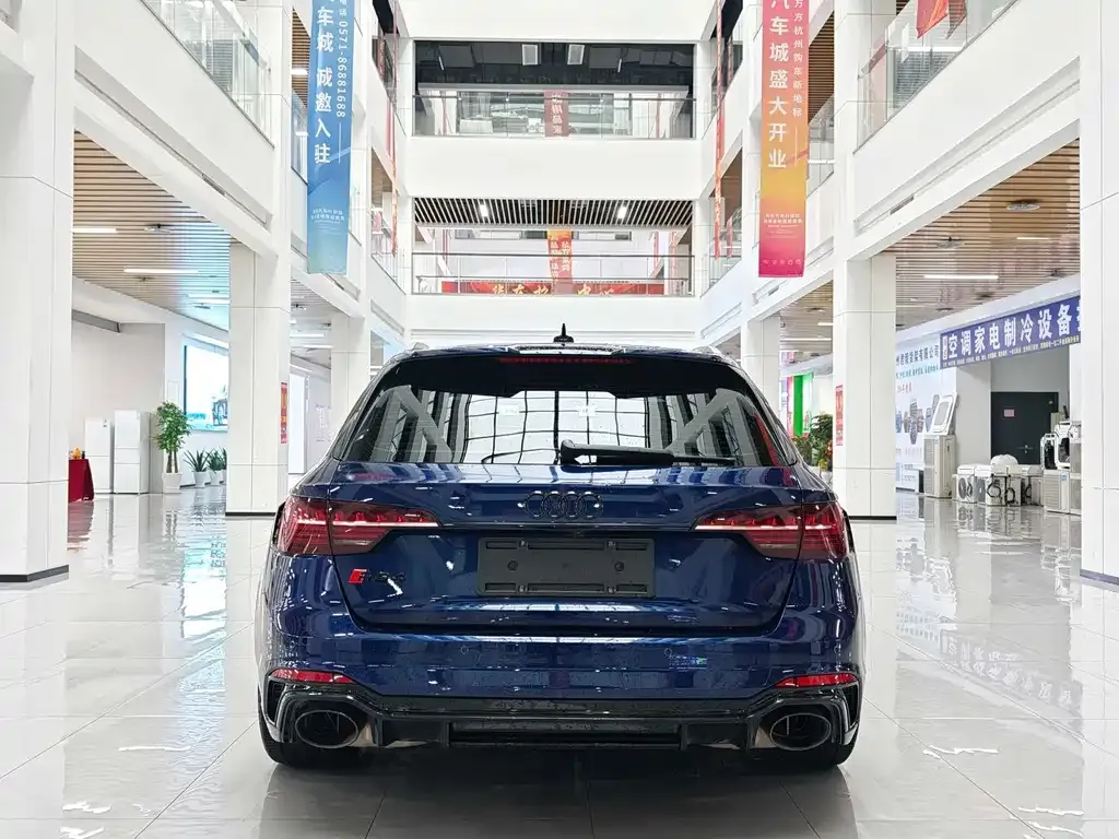 Audi RS 4 2021 из CN, фото 6