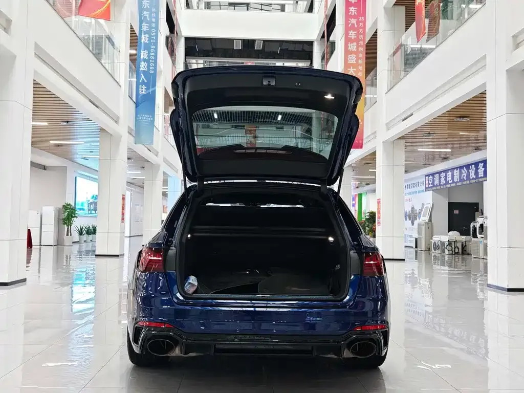 Audi RS 4 2021 из CN, фото 7