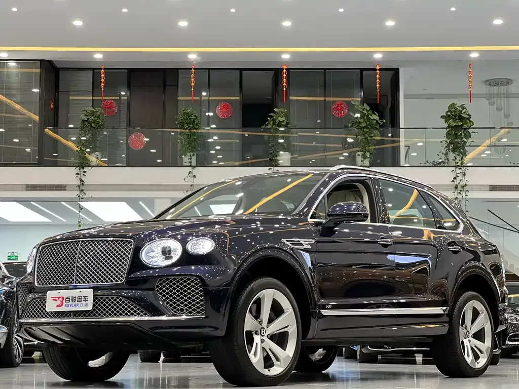 Bentley Bentayga 2023 из CN, фото 2