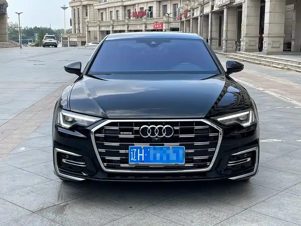 Audi A6L — фото 1